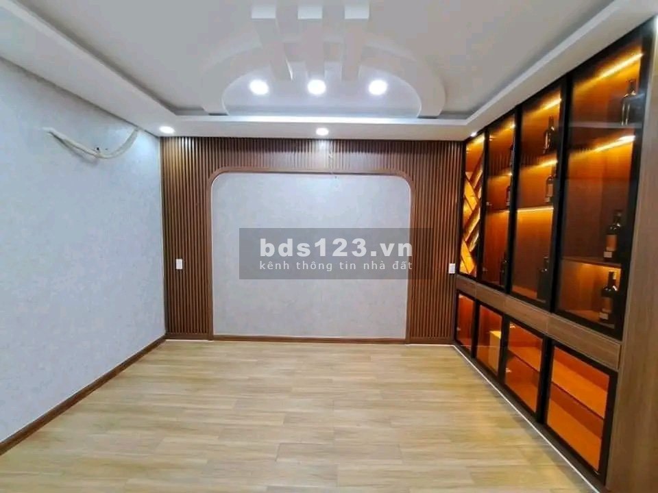 Sở hữu ngay nhà 56m2 hẻm 6m giá chỉ 2ty650 đường Hoàng Bật Đạt, Tân Bình. Gần ngay KCN Tân Bình