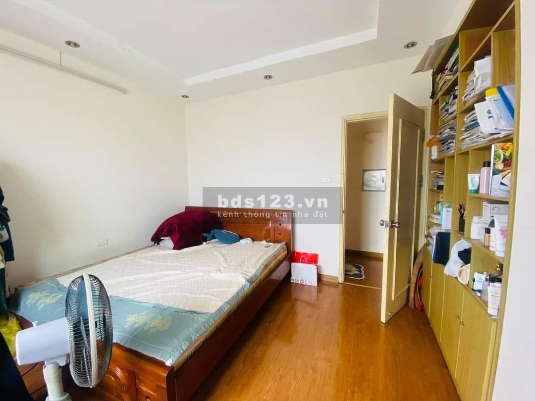Cho thuê Chung Cư Screc - Quận 3 76m2 2PN, nội thất cơ bản. Giá thuê 12tr/tháng