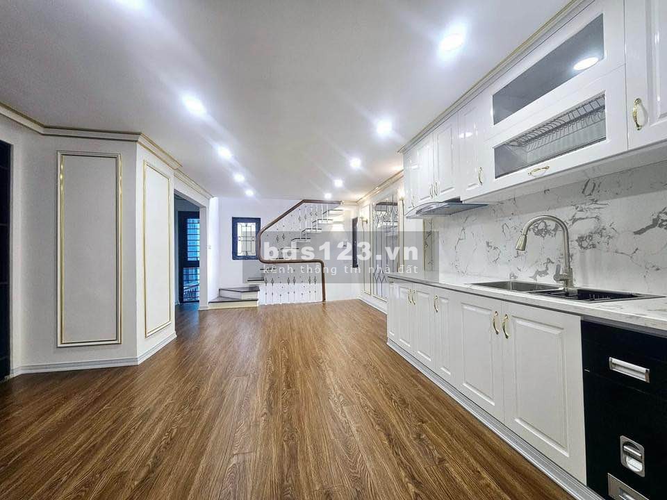 Chỉ 5 tỷ có ngay nhà Cát Linh - Đống Đa - Ngõ thông kinh doanh - 40M - 5 Tầng
