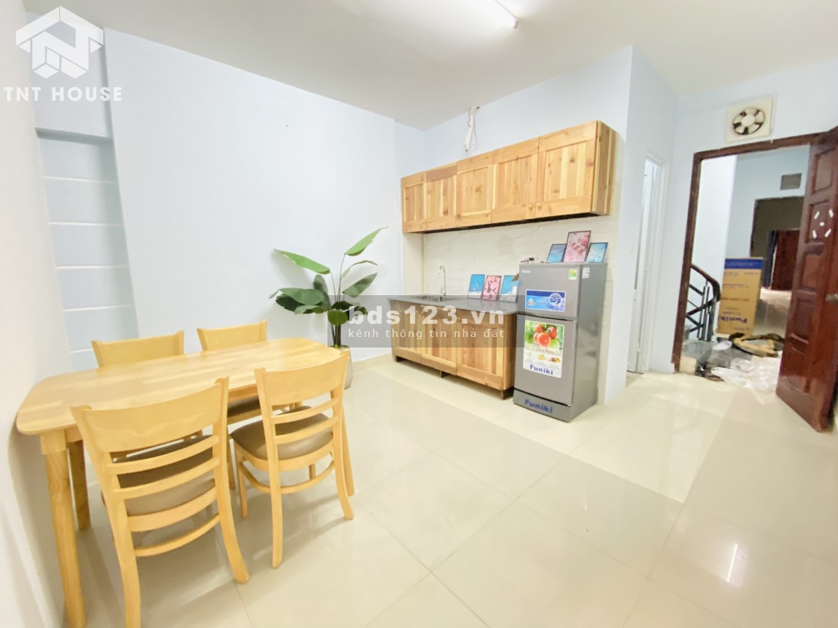 Cho thuê căn hộ studio full nội thất có ban công ở Tân Phú