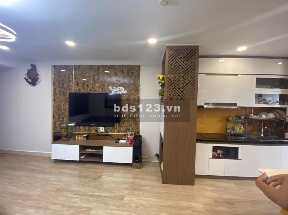 BÁN GẤP Căn hộ Vũng Bán Gateway view phố - Vị Trí Giếng Trời - Full nội thất đẹp giá 2.7 tỷ