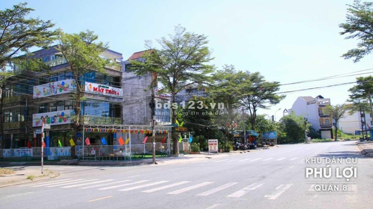 Bán nền đất 2 mặt tiền đường, view công viên, phù hợp ở và kinh doanh, giá tốt nhất khu vực