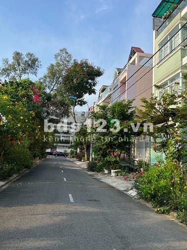 Bán nền đất 2 mặt tiền đường, view công viên, phù hợp ở và kinh doanh, giá tốt nhất khu vực