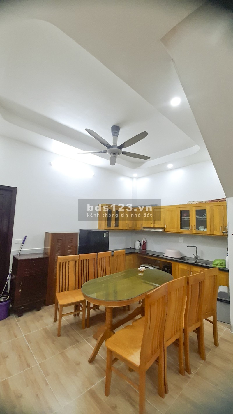 Bán nhà view sông tại Ngọc Thuỵ Long Biên, 60m2, 5 tầng, 6 ngủ, ô tô vào nhà, giá 5.8 tỷ