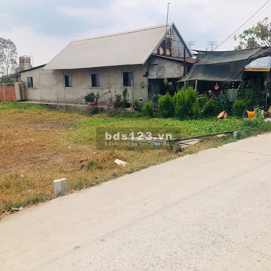 Nền thổ cư, MẶT TIỀN LỘ LỚN chỉ 1 tỷ 999 triệu/ Nền