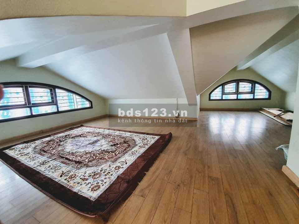 Bán nhà 3 tầng, 50m2 phố gia quất, oto đỗ cửa, nhà đẹp, ở sướng