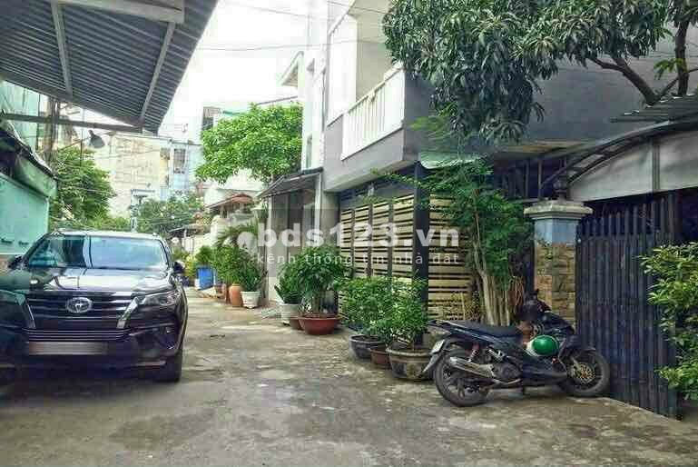 Diện tích: 4.5x17m, 1 trệt 1 lầu, Nguyễn thị Thập, phường Tân Phú Q7, xe hơi đậu trong nhà.