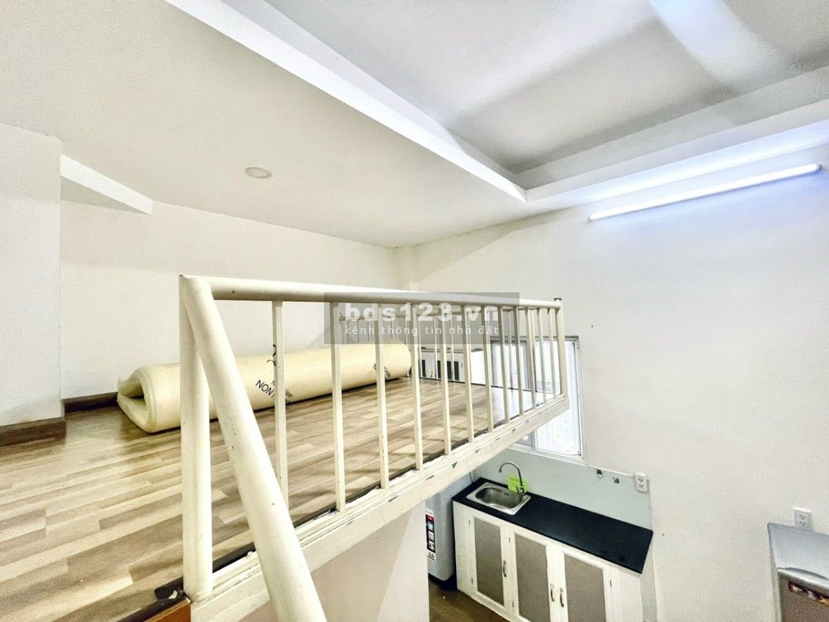 Phòng Có Gác Cửa Sổ Thoáng Mát Full Nội Thất Mới 100% Ngay ETOWN Cộng Hòa