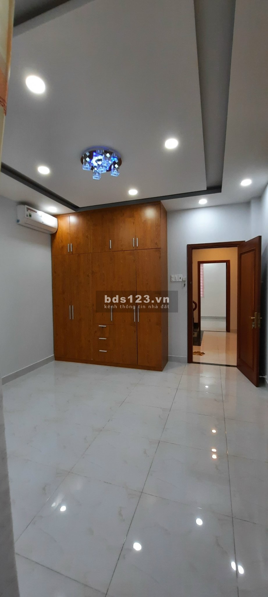 "Nhất nhà đất" => Bán nhà đẹp xây kiên cố hẻm oto, 1 trệt 2 lầu, 4PN, tặng toàn bộ nội thất mới tinh