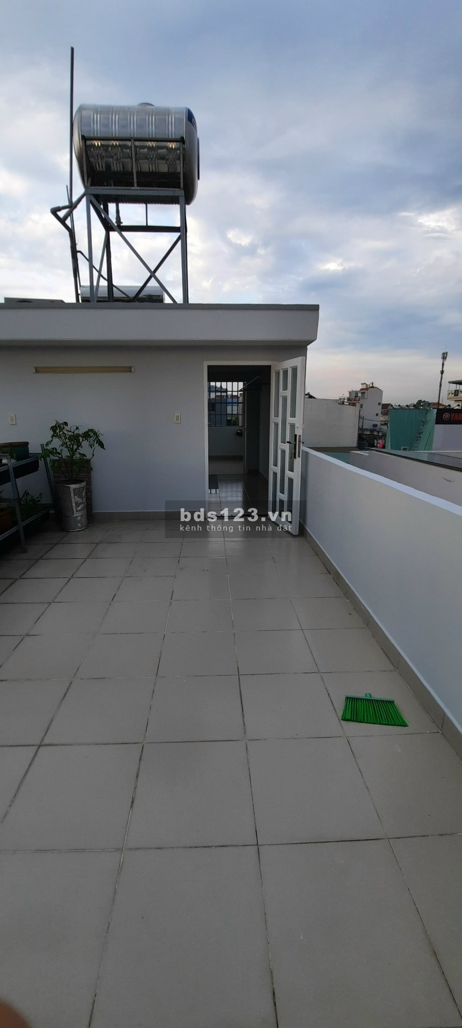 "Nhất nhà đất" => Bán nhà đẹp xây kiên cố hẻm oto, 1 trệt 2 lầu, 4PN, tặng toàn bộ nội thất mới tinh