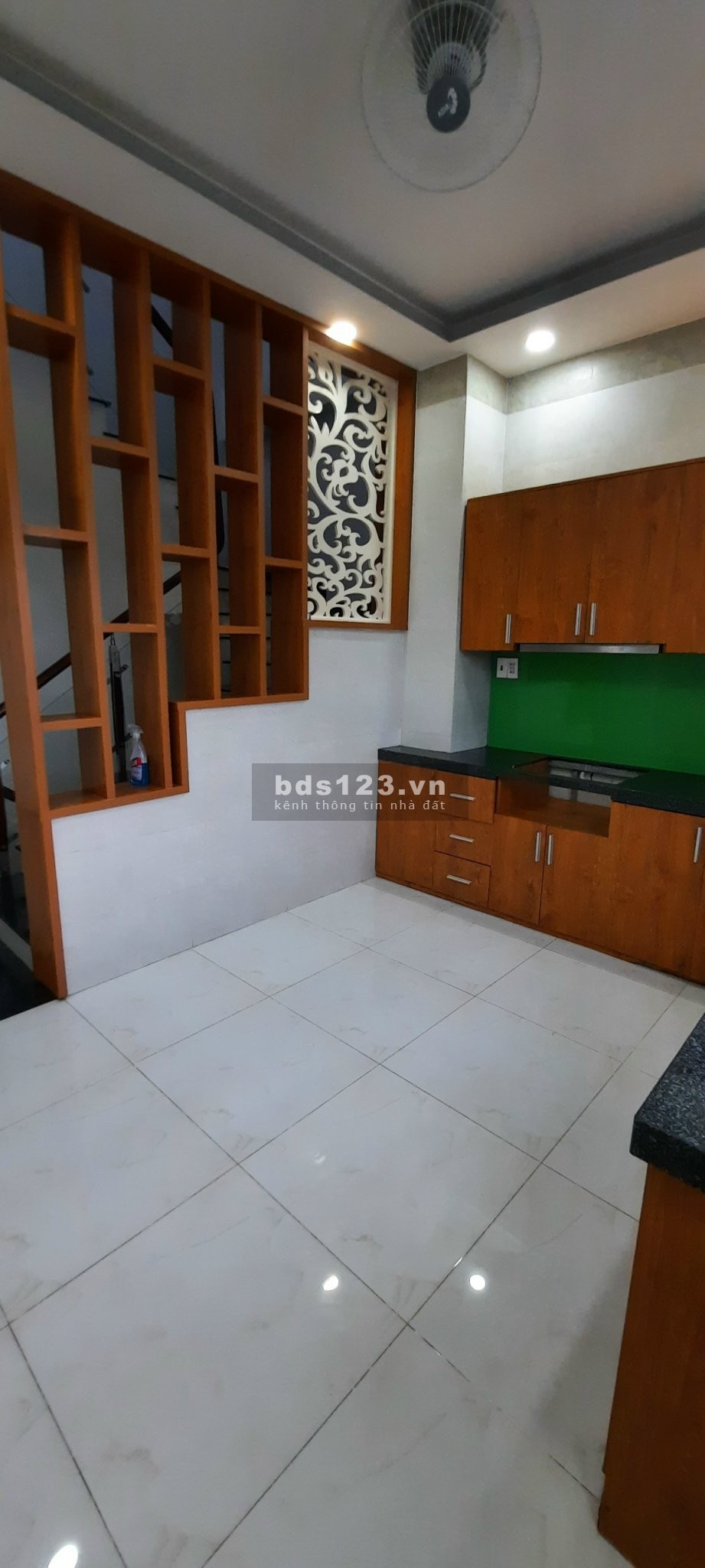 "Nhất nhà đất" => Bán nhà đẹp xây kiên cố hẻm oto, 1 trệt 2 lầu, 4PN, tặng toàn bộ nội thất mới tinh