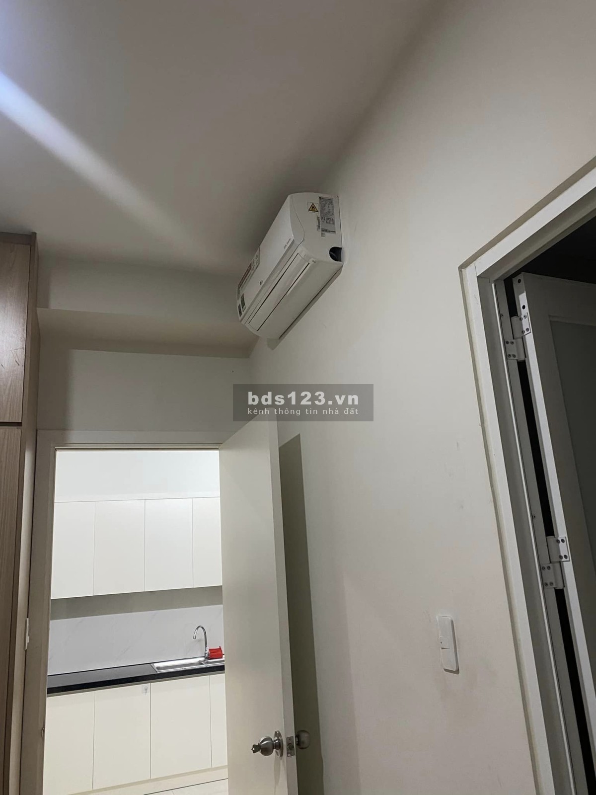 Cho thuê chung cư Hùng Vương Plaza, P12, Quận 5: rộng 70m2, 2p ngủ, 15tr