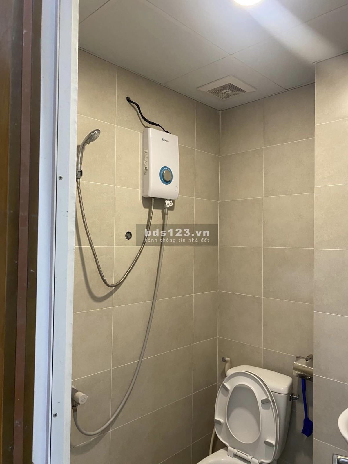 Cho thuê chung cư Hùng Vương Plaza, P12, Quận 5: rộng 70m2, 2p ngủ, 15tr