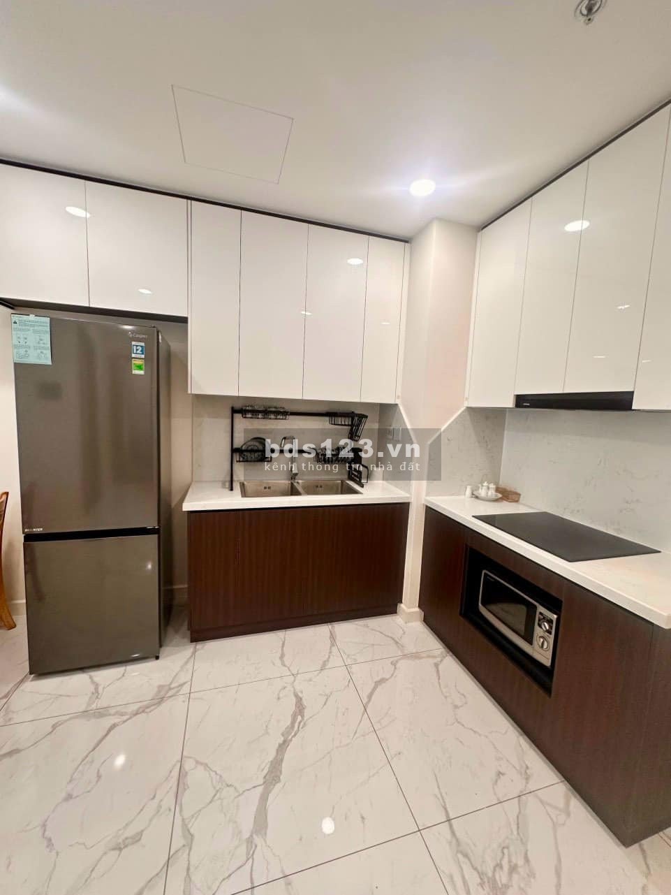 Bán chung cư Park Legend, 251 Hoàng Văn Thụ, P2, Tân Bình: 65m2, 2p ngủ, 4.2 tỷ