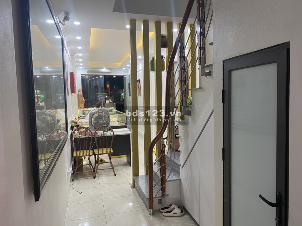 Tôi chủ nhà trực tiếp bán nhà mặt phố kinh doanh các thể loại