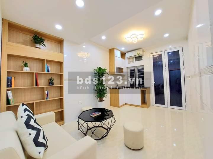 Bán Căn Hộ Phố 8 - 3, Hai Bà Trưng 35m, tầng 1, giá 1.82 tỷ.