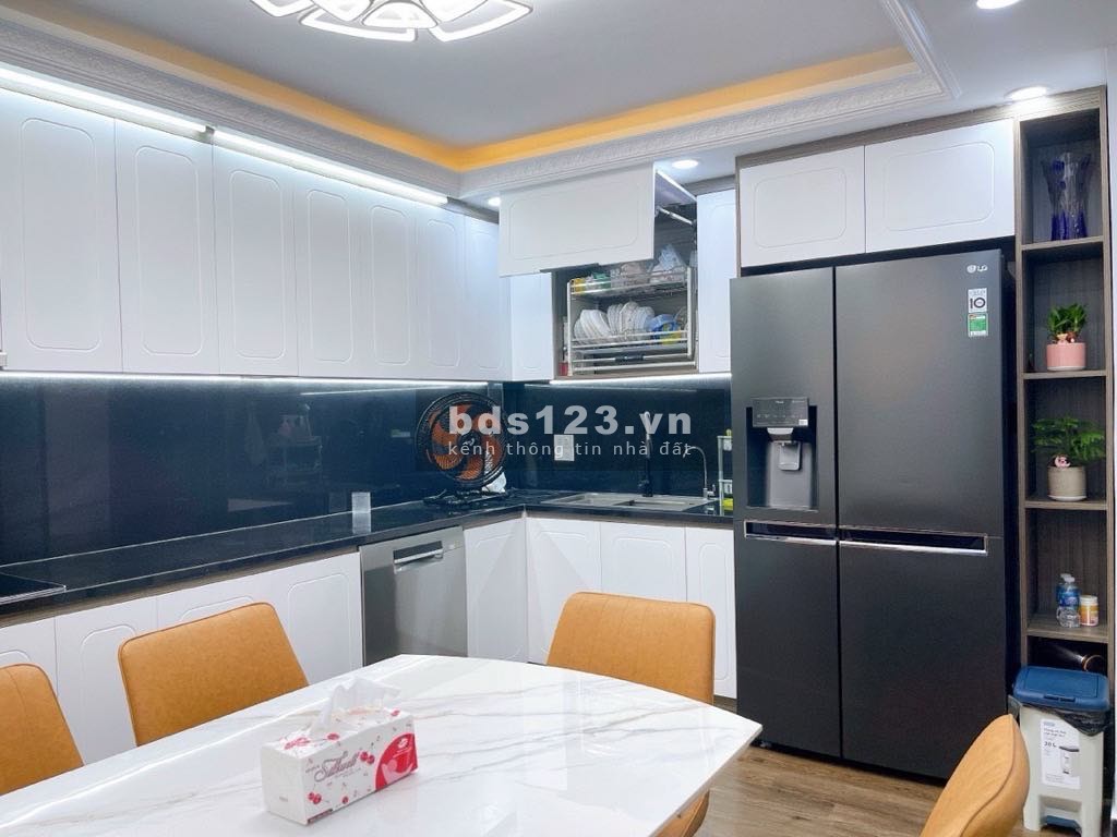 Chủ nhà cần bán nhà Ngô Gia Tự, cạnh Big C Long Biên, 35m, 4,5 tỷ