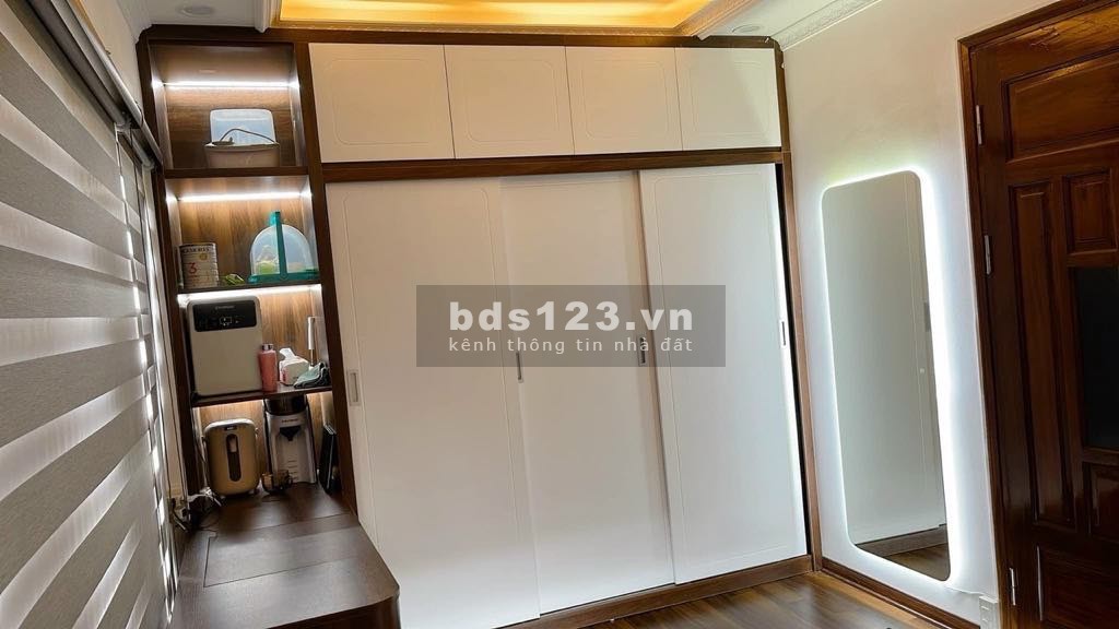 Chủ nhà cần bán nhà Ngô Gia Tự, cạnh Big C Long Biên, 35m, 4,5 tỷ