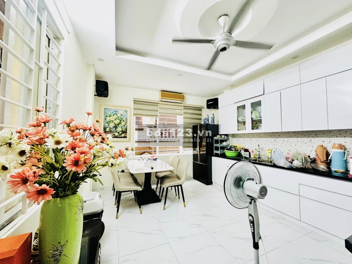 Hót Nhất Thanh Xuân Ô Tô Tránh Ô Tô Vào Nhà Chỉ 30/5 tầng 5.65 tỷ.