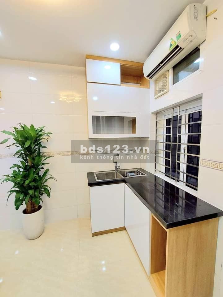 Bán Căn Hộ Phố 8 - 3, Hai Bà Trưng 35m, tầng 1, giá 1.82 tỷ.