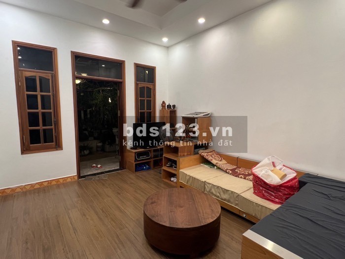 Bán nhà mặt phố Bắc Cầu lô góc 2 mặt thoáng, chỗ đỗ ô tô ngay gần. DT 72m2, MT 4m8, 7.2 tỷ
