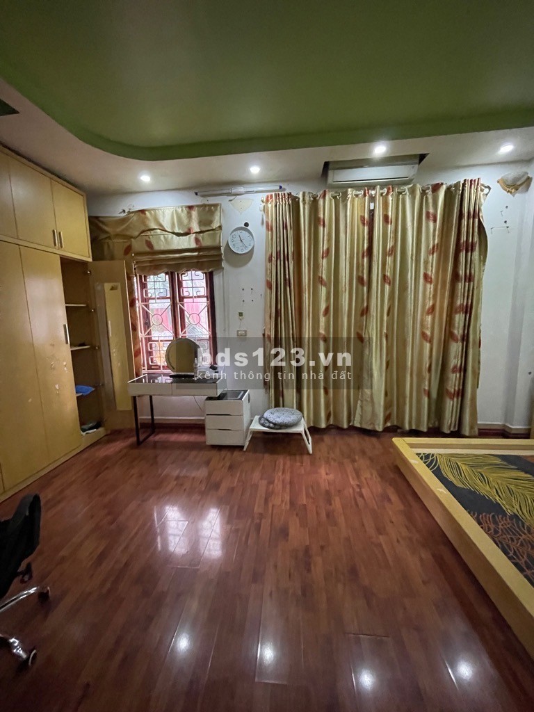 Cần bán nhà phố Tân Mai, Hoàng Mai - Hà Nội. Kinh doanh tốt, ô tô đỗ cửa