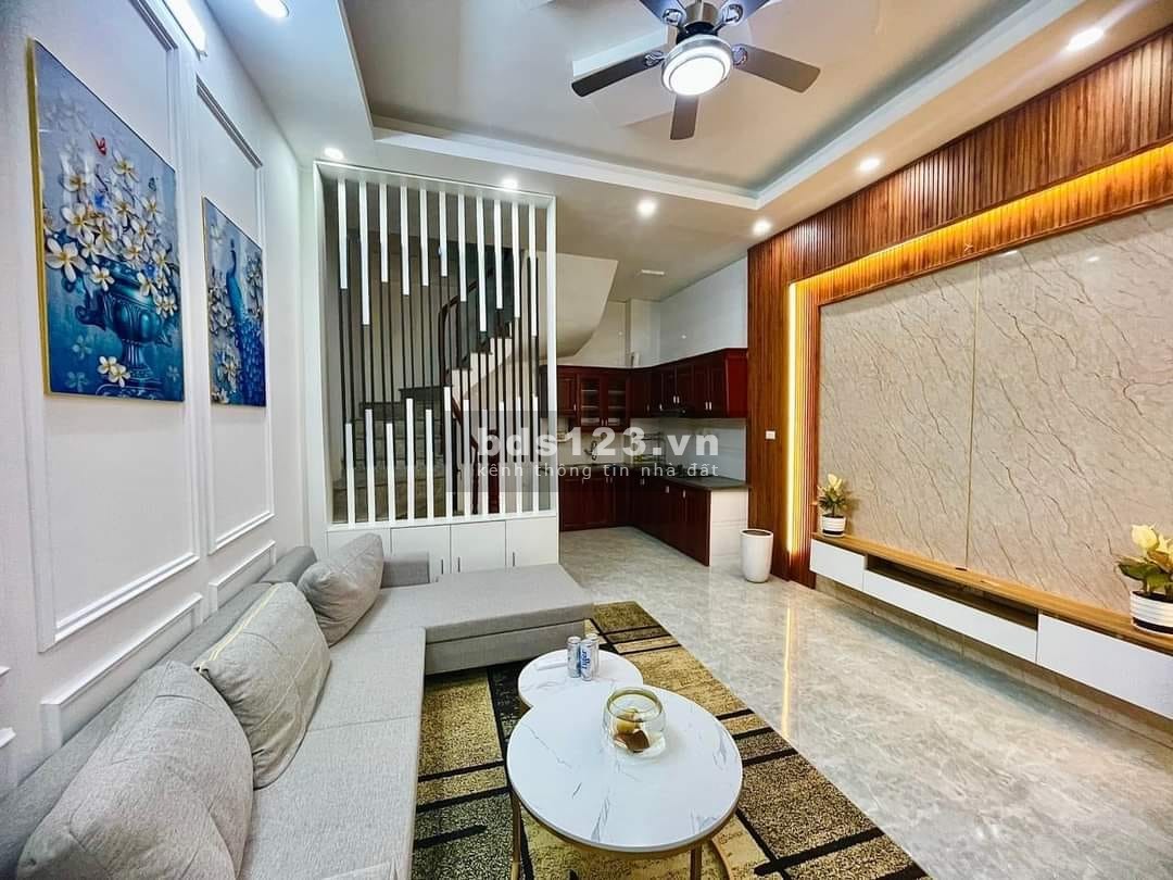 Cần bán căn nhà mặt phố Phú Đô, Nam Từ Liêm, 35M - 5 tầng, giá chỉ 5 tỷ, ô tô đỗ cách nhà 30M
