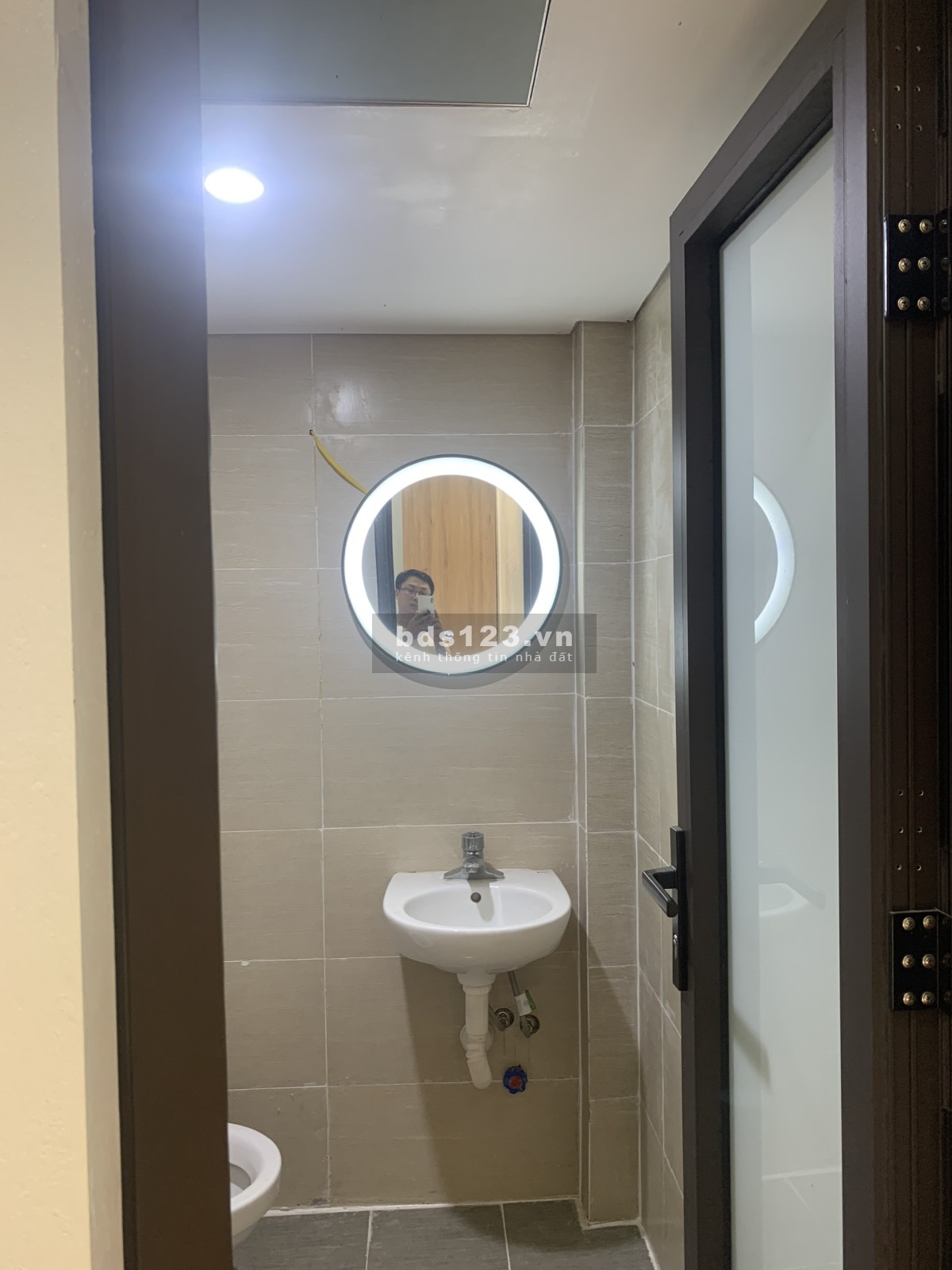 Phòng đầy đủ tiện nghi, gần Hồ Tây