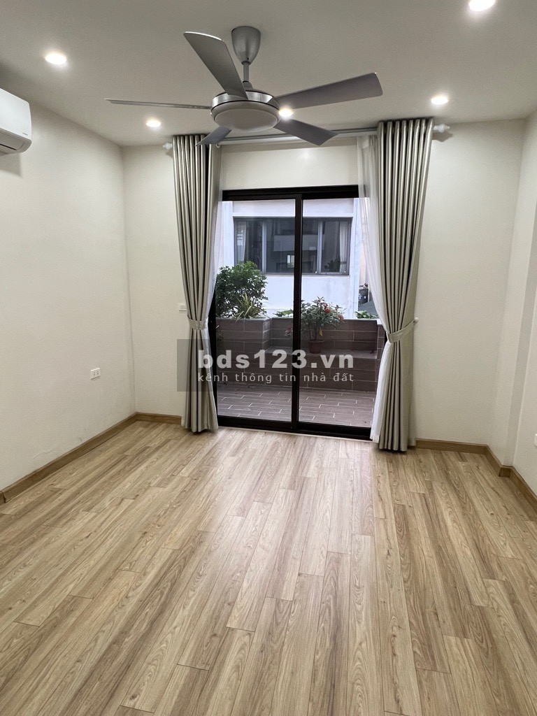 Bán nhà Nguyễn Chí Thanh, Đống Đa 6 tầng thang máy. MT 4,1m. 14,8 tỷ