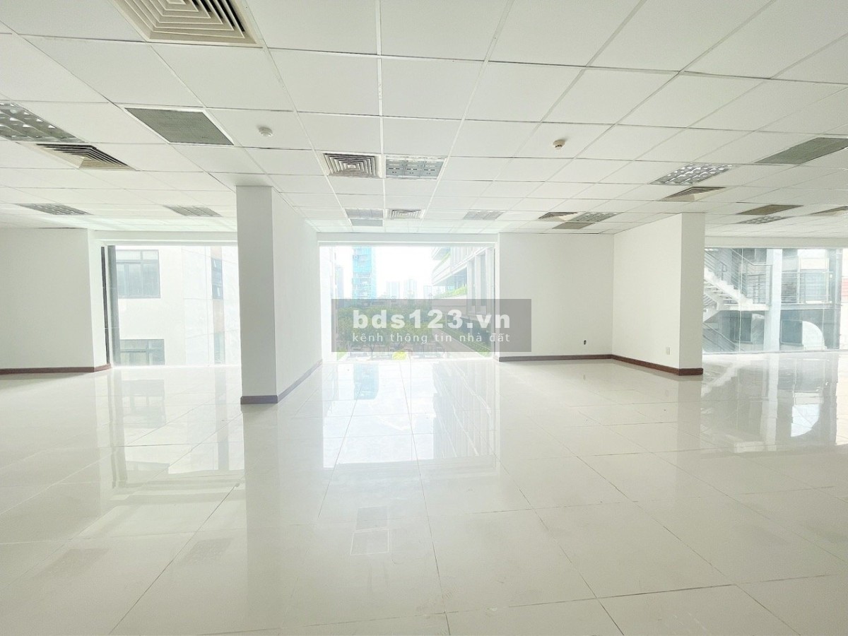 Cho thuê văn phòng ngay mặt tiền Võ Văn Kiệt, Quận 1. Sàn từ 300m2. Giá chỉ 153tr/th - O975406750