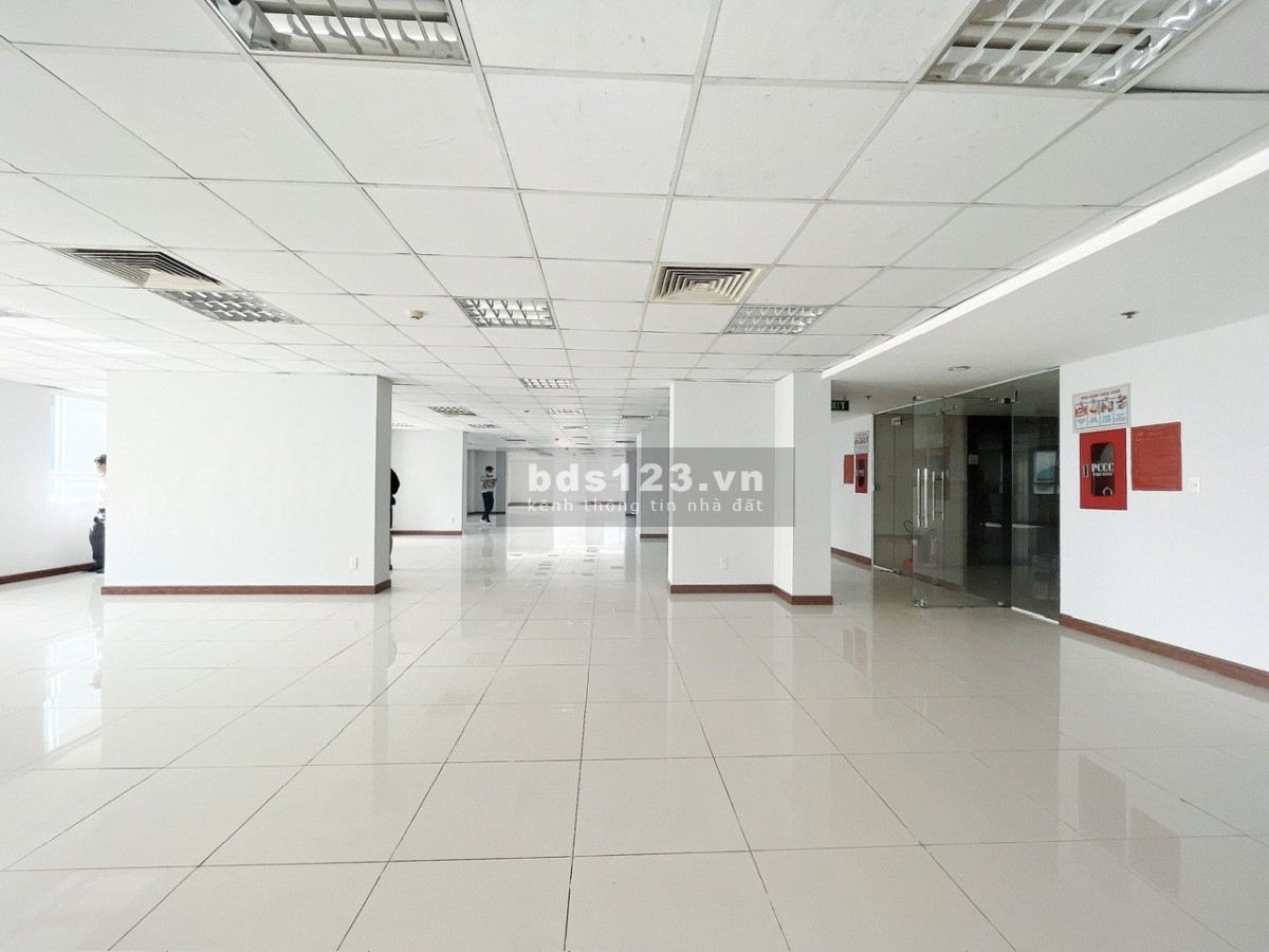 Cho thuê văn phòng ngay mặt tiền Võ Văn Kiệt, Quận 1. Sàn từ 300m2. Giá chỉ 153tr/th - O975406750