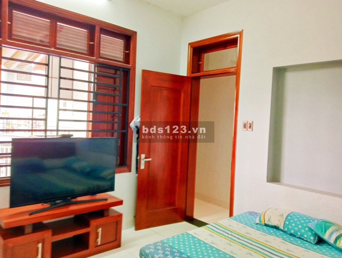 Nhà 2tầng 95m ô tô vào sân, kiên cố mới đẹp, vài bước ra Tôn Đức Thắng, chỉ nhỉnh 3tỷ