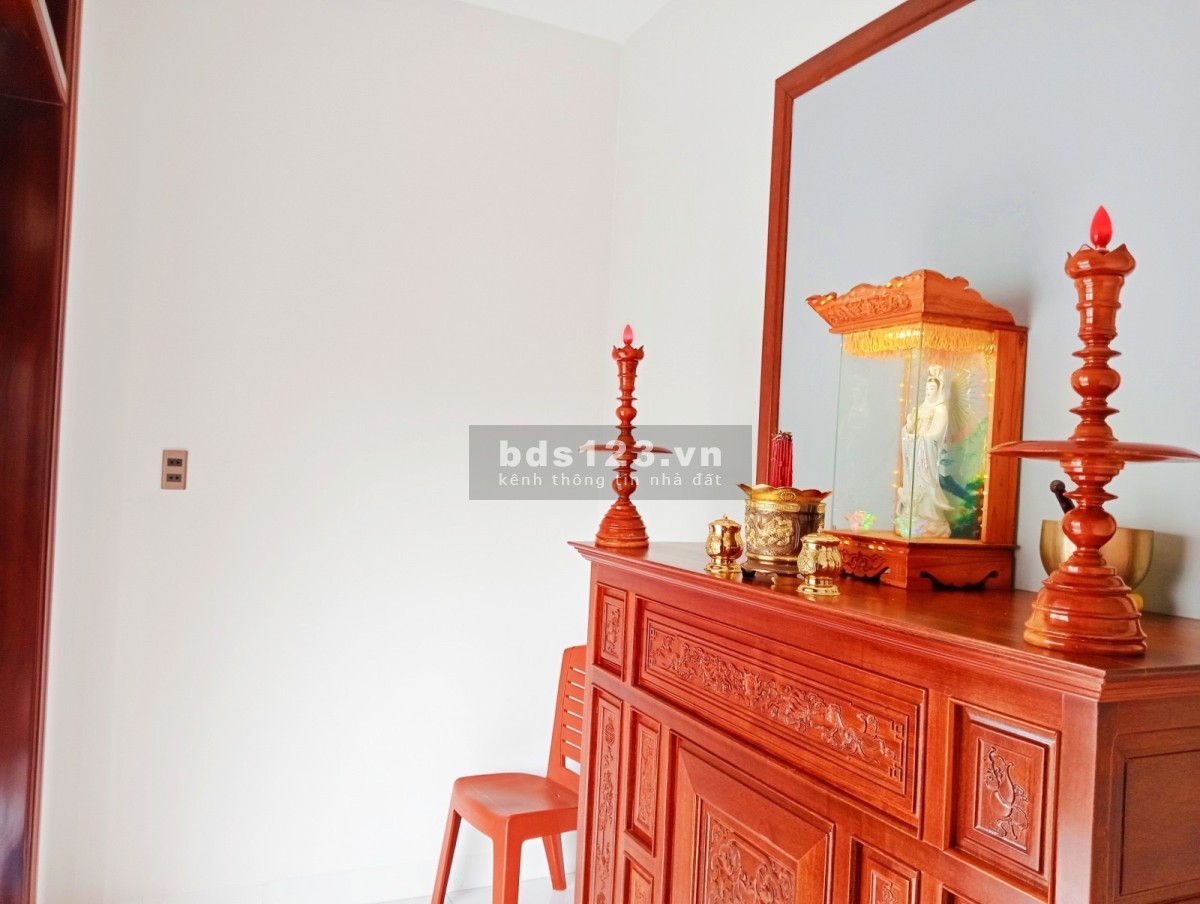 Nhà 2tầng 95m ô tô vào sân, kiên cố mới đẹp, vài bước ra Tôn Đức Thắng, chỉ nhỉnh 3tỷ