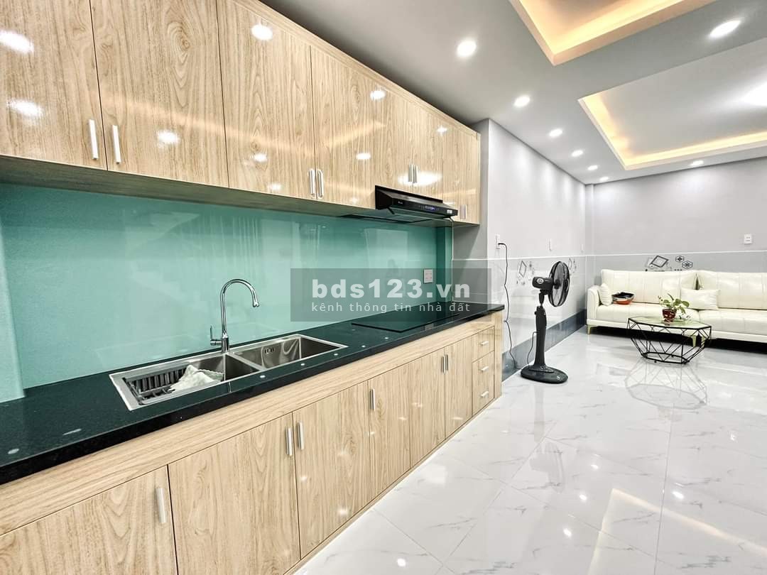 Nhà đẹp full nội thất đường Phan Văn Trị. Ngang 6.6m nở hậu 7.8m. Gía 3.7 tỷ