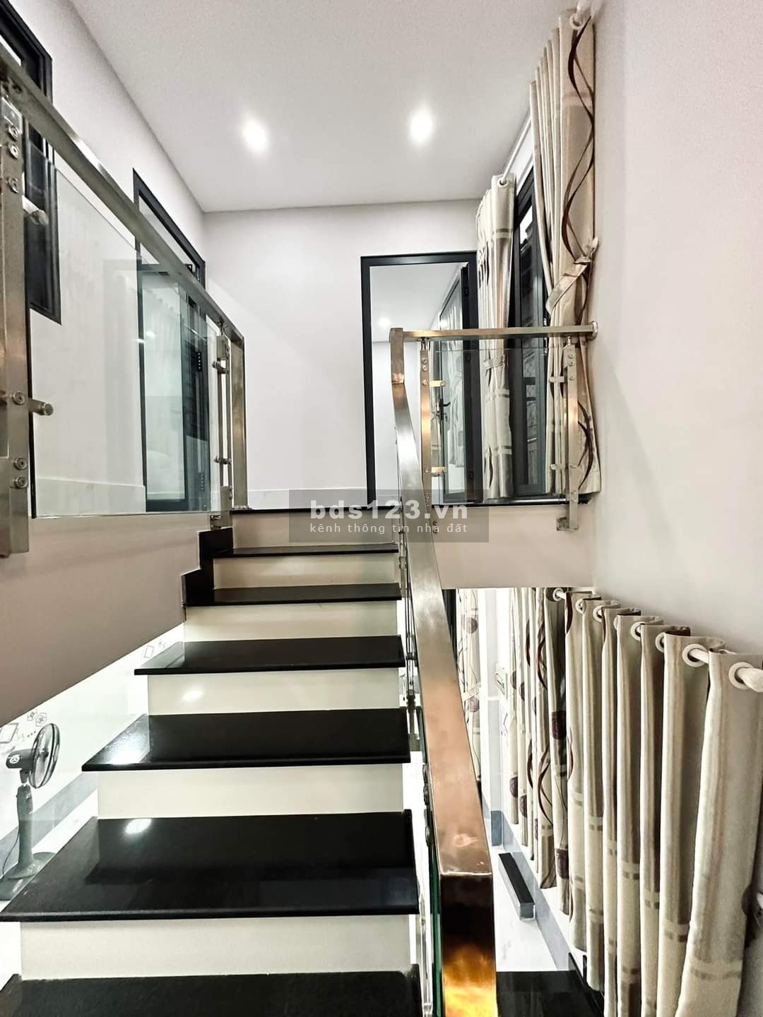 Nhà đẹp full nội thất đường Phan Văn Trị. Ngang 6.6m nở hậu 7.8m. Gía 3.7 tỷ