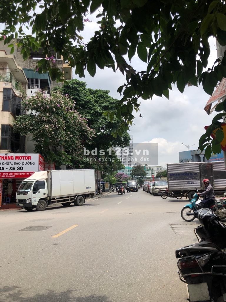 Đơn giản em là mặt phố kinh doanh sầm uất