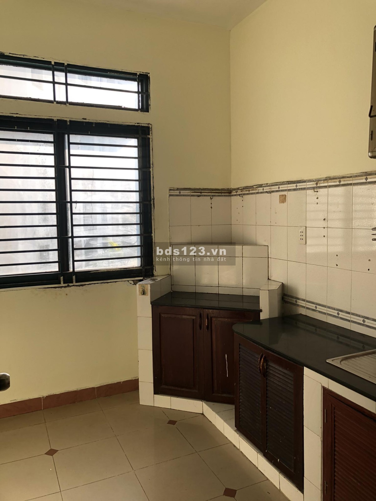 Cho thuê căn hộ 312 Lạc Long Quân, Quận 11, DT : 65 m2, 2PN, Giá 7.5 triệu/tháng