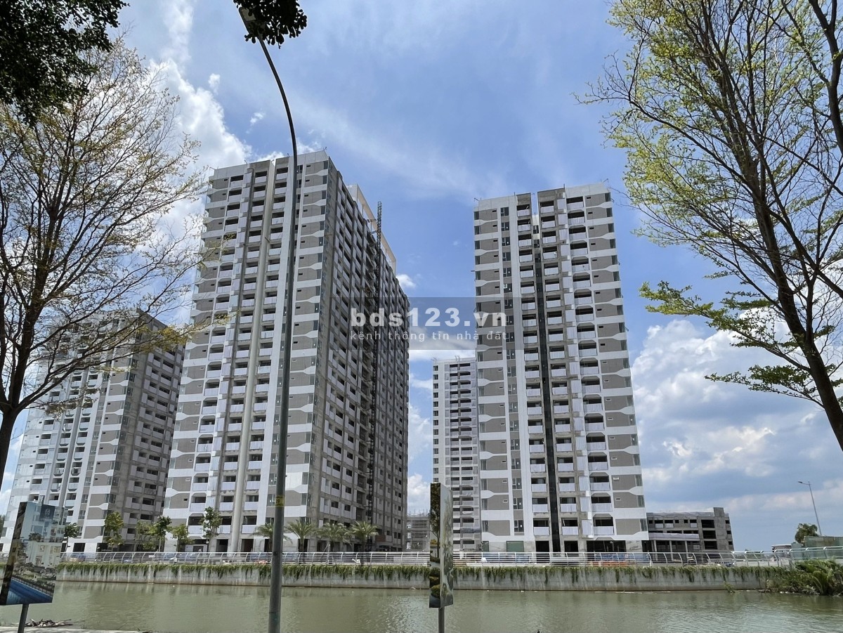 CHÍNH CHỦ BÁN CĂN HỘ VEN SÔNG 64m2 KỀ VINHOME CHỈ 3 tỷ VAT thanh toán 900 triệu sang tên