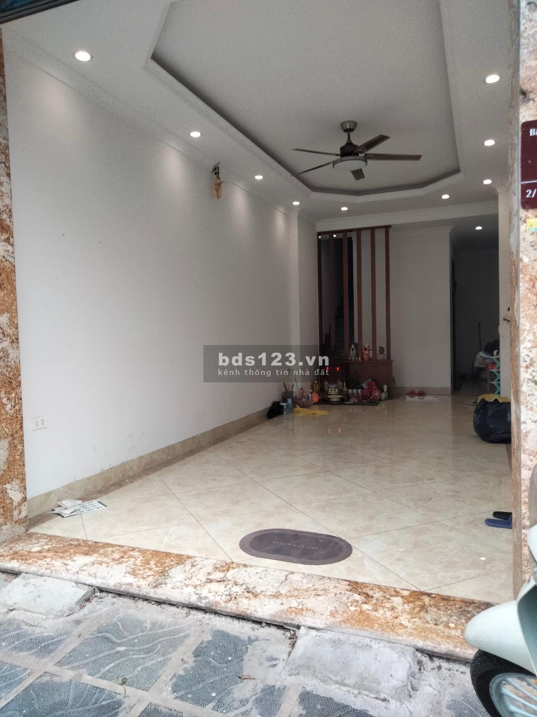 Bán nhà 5 tầng mặt ngõ vỉa hè, ô tô vào nhà