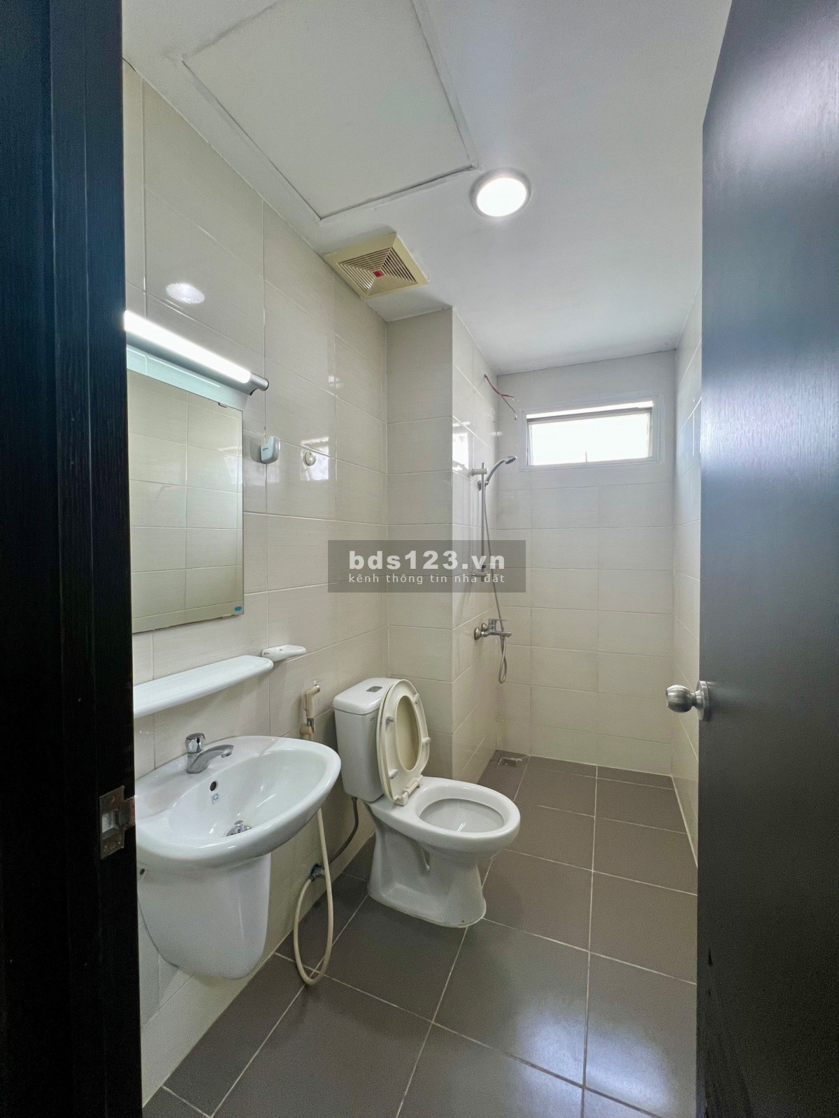 Chung Cư Carillon 2 - Tân Phú 90m2 3PN, 2WC, 12tr. Giao nhà trống, nhà mới, căn góc