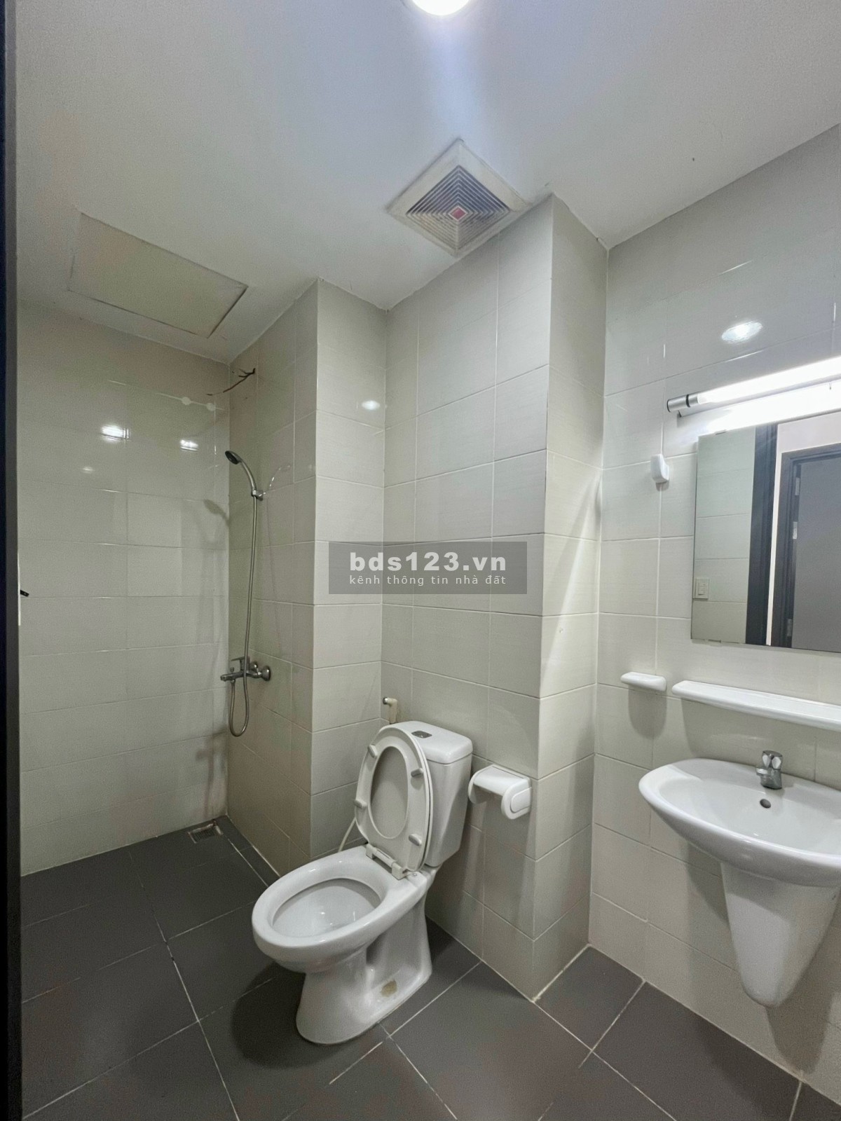 Chung Cư Carillon 2 - Tân Phú 90m2 3PN, 2WC, 12tr. Giao nhà trống, nhà mới, căn góc