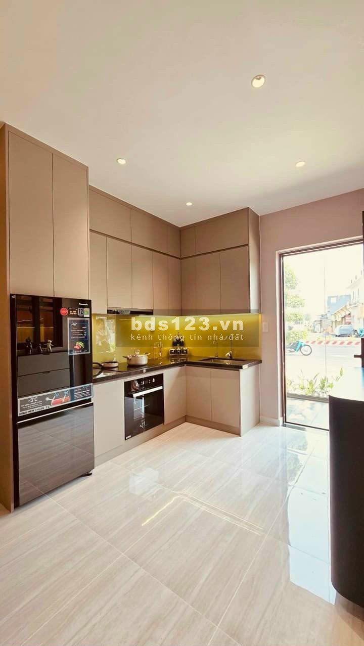 Bcons City có TTTM chỉ 1.5 tỷ. Chỉ thanh toán 300 tr đến nhận nhà cam kết thuê 10tr - 14tr/th