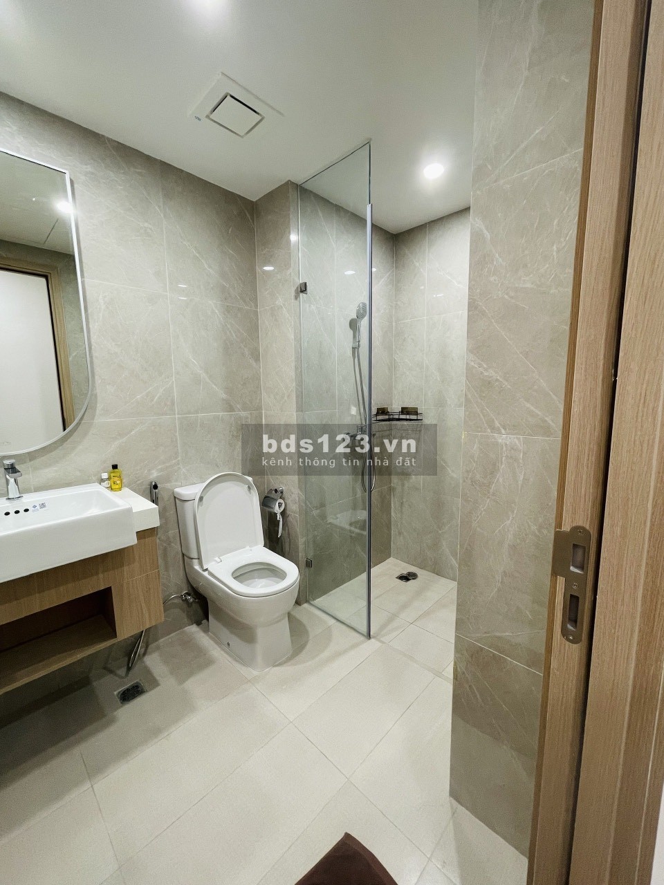 Căn hộ 74m2 Masteri Centrel Point cho thuê giá rẻ