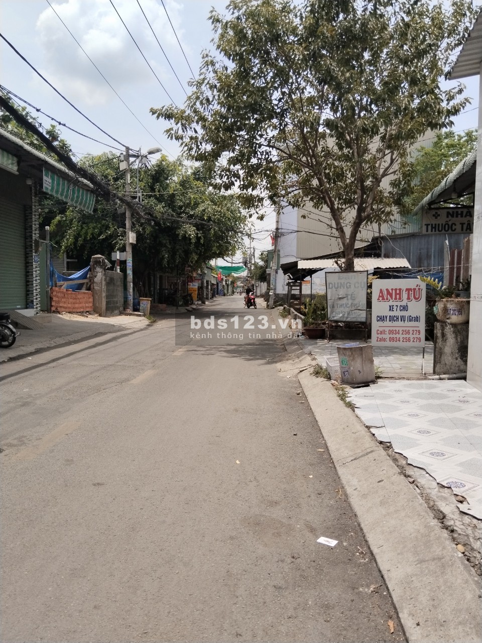 Bán nhà, oto đỗ cửa, 3 tầng, 70m2, 3PN, Lò Lu, Quận 9. Giá nhỉnh 4 tỷ