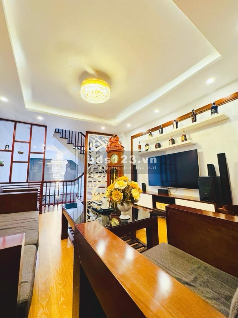 Bán nhà Trần Khát Chân, 45m2, 5 tầng, 6 tỷ 6