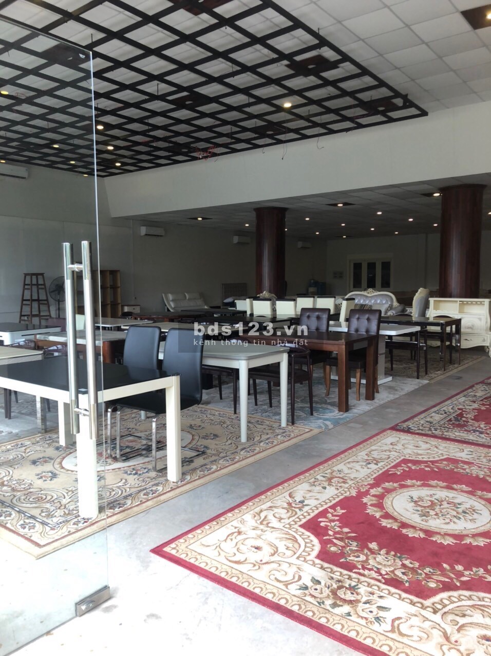 Cho thuê mặt bằng kho xưởng 1000m2 mặt tiền Nguyễn Xiển, phường Long Bình, Quận 9, TPHCM
