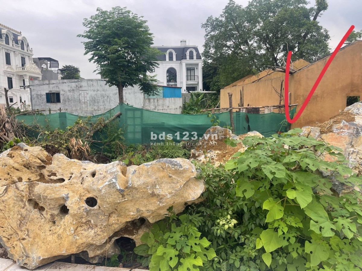 Cần tiền bán gấp giá rẻ đất mặt sông Đáy tp. Phủ Lý, 25tr/m2 có thương lượng cho khách thiện chí.
