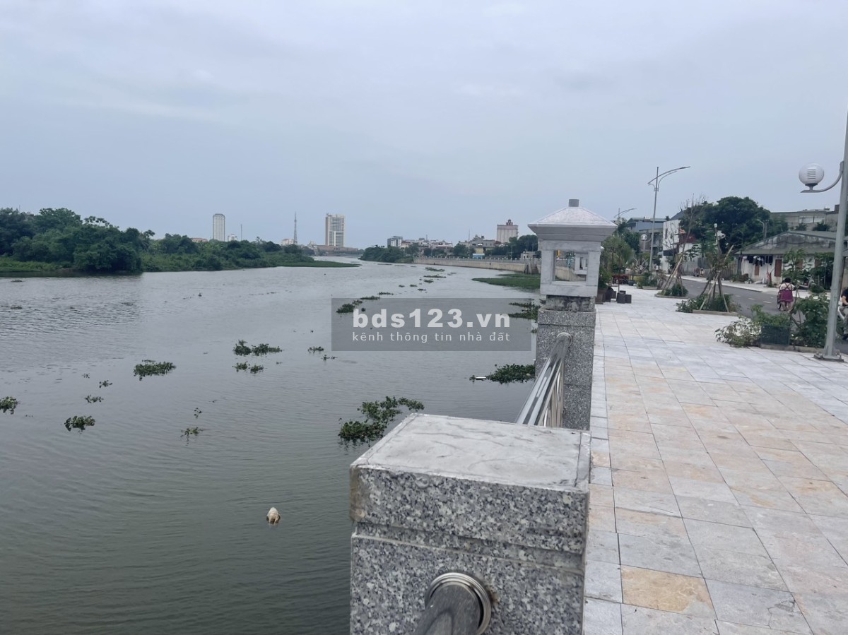 Cần tiền bán gấp giá rẻ đất mặt sông Đáy tp. Phủ Lý, 25tr/m2 có thương lượng cho khách thiện chí.