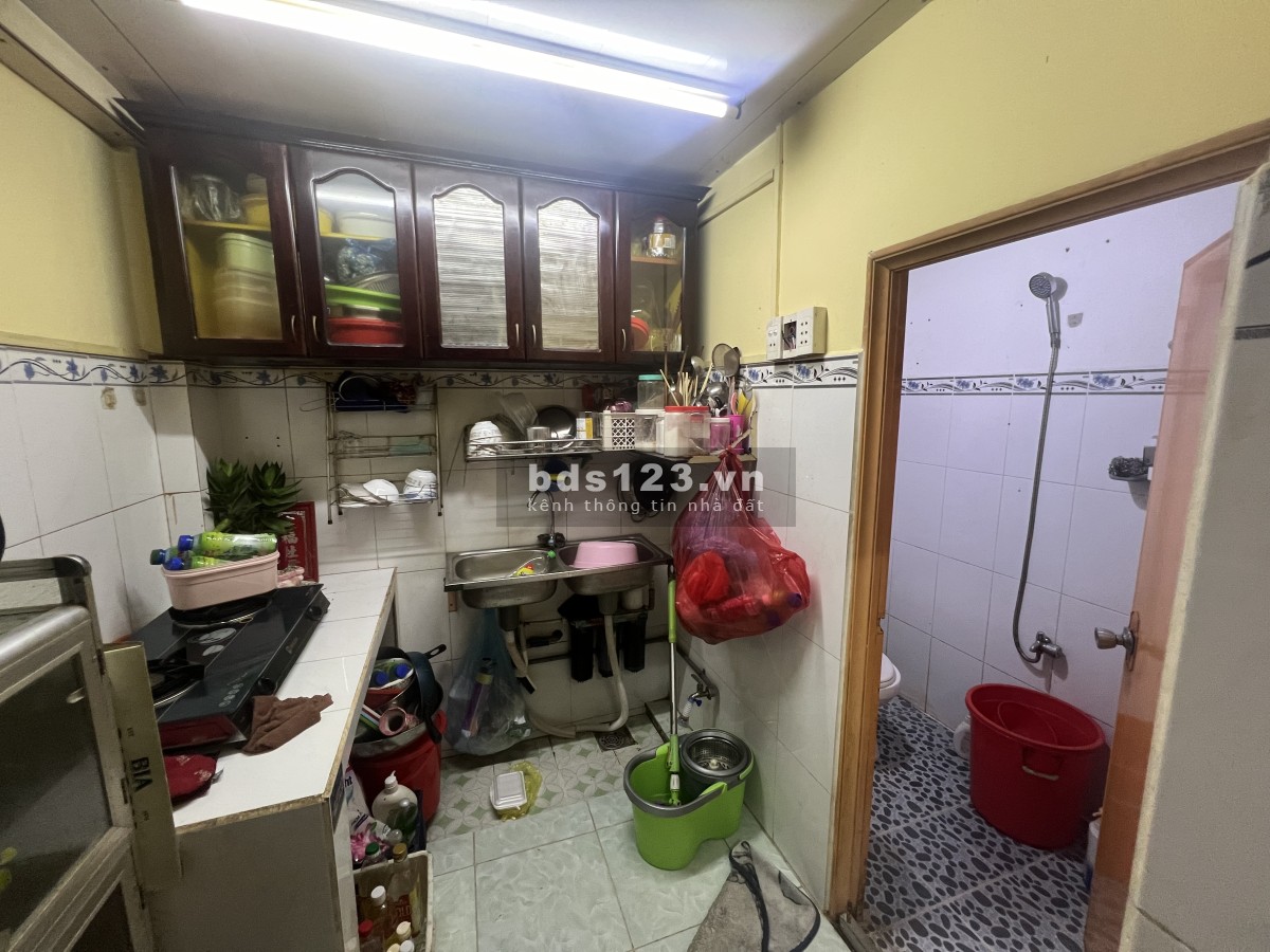 Chính chủ cần bán nhà hẻm lớn 2695 gần chợ, trường học, sát công viên, mặt tiền bờ kè 5m