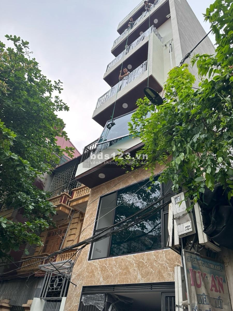 Bất Động Sản Dòng Tiền 11 Phòng Khép Kín Thang Máy Ô Tô 16 Chỗ Đỗ Cửa